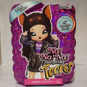 Na! Na! Na! Surprise Teens Fashion Doll Rebel Dare